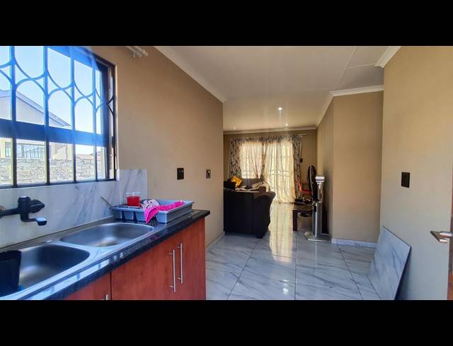 3 BEDROOM HOUSE FOR SALE IN VANDERBIJLPARK CE 4